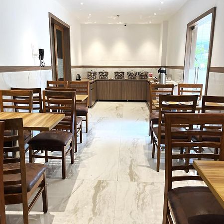 Glitz Hotels La Dahlia - Premium Thane Luaran gambar