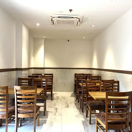 Glitz Hotels La Dahlia - Premium Thane Luaran gambar