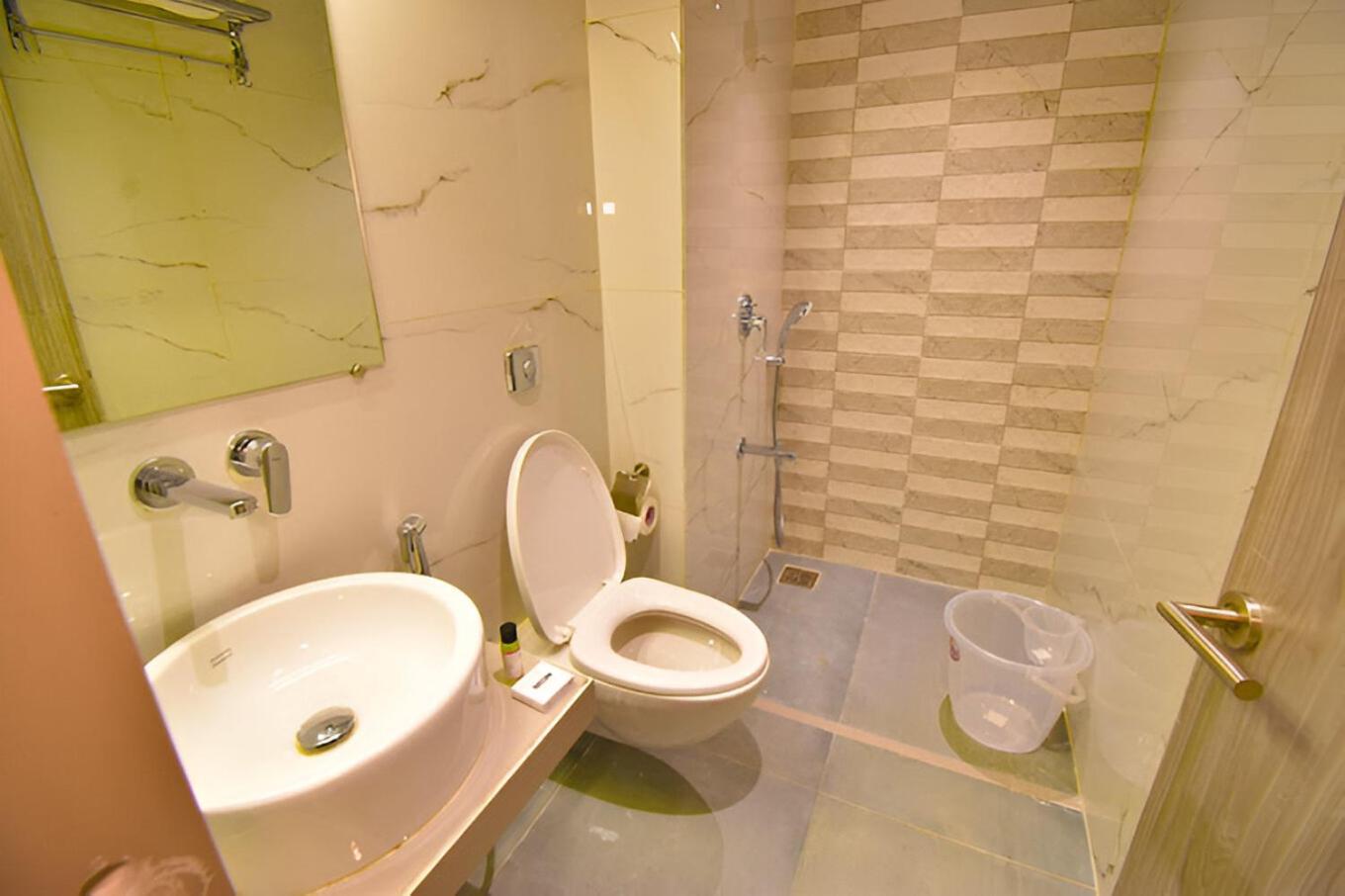 Glitz Hotels La Dahlia - Premium Thane Luaran gambar