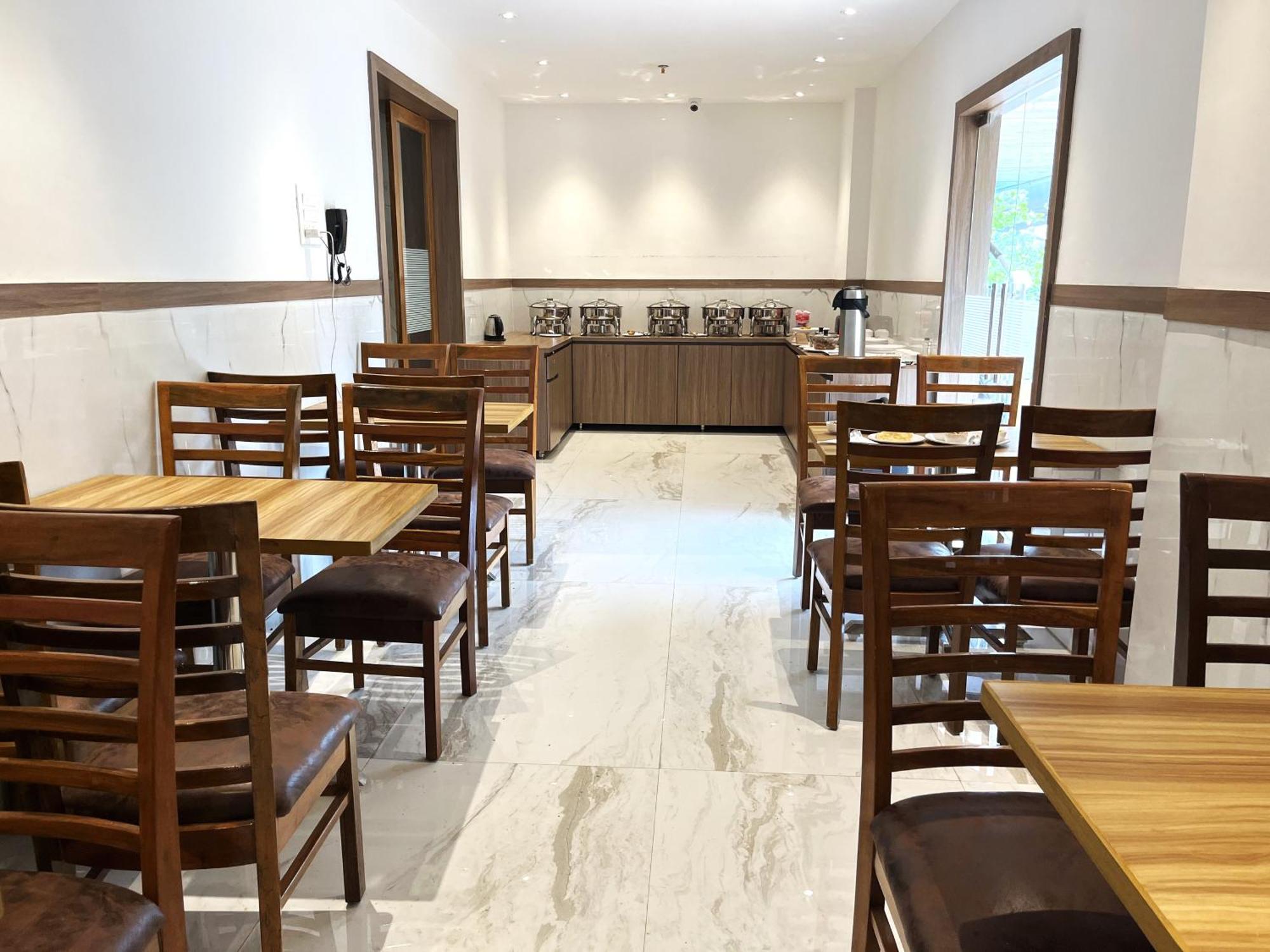 Glitz Hotels La Dahlia - Premium Thane Luaran gambar